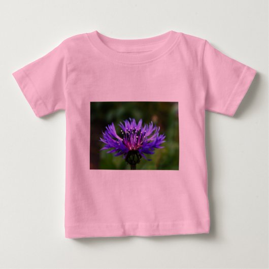 ブルー ヤグルマギク 花 咲く 平和 愛 運命 ベビーTシャツ (正面)