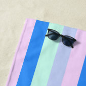 ブルー、ラベンダー、ピンク&パステルミントグリーンストライプズ ビーチタオル (インサイチュ)