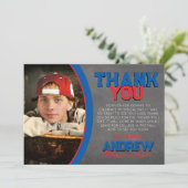 ブルー&レッドの黒板卒業サンキューカード 招待状 (スタンド正面)