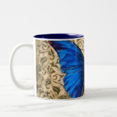 ブルー（昆虫）オオカバマダラ、モナークバタフライダマスクヴィンテージアート ツートーンマグカップ (左)
