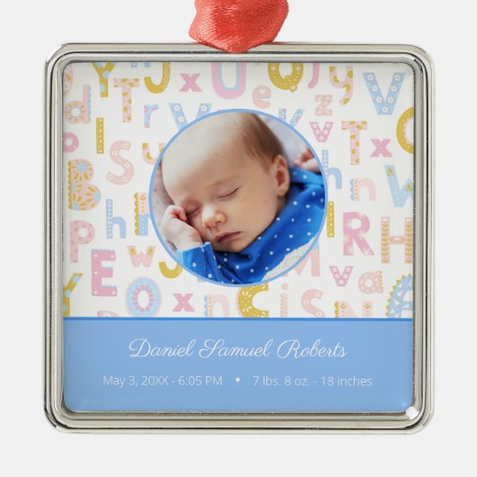 ブルーABC誕生統計男の赤ちゃん写真クリスマス メタルオーナメント (正面)