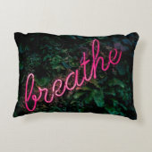 ブレスカーブワードアート通り3Dアートヴィンテージサイン アクセントクッション (裏面)