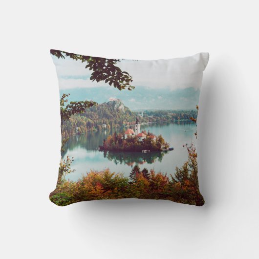 ブレッド・スロベニア湖の聖母昇天教会  クッション (正面)