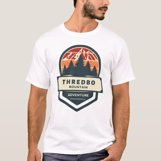 ブレトーン山のピーク登山とハイキング Tシャツ (正面)