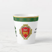 ブレナンアイリッシュシールド&タータンチェック パーソナライズされた カフェラテマグ (正面)