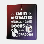 ブレンダ・K・デイビスの本とドラゴンに気を取られる セラミックオーナメント (左)