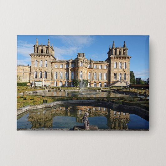 ブレンハイムパレス 缶バッジ (正面)