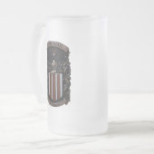 ブロガンの頂上のマグ フロストグラスビールジョッキ (正面左)