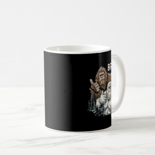ブロスおもしろいビッグフットとイエティブラザーズサスカッチアウ コーヒーマグカップ (正面右)