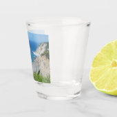ブロックアイランドブラフス – ロードアイランド、ブロックアイランド ショットグラス (右)