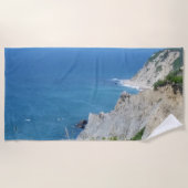 ブロックアイランドブラフス – ロードアイランド、ブロックアイランド ビーチタオル (正面)