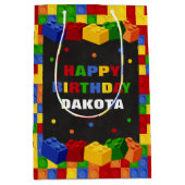 ブロックカラフルの構築ボーイズ誕生日抱き枕 ミディアムペーパーバッグ (正面)