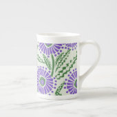 ブロックプリントラベンダーグリーン及び白フローラデザイン ボーンチャイナマグカップ (右)