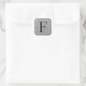 ブロック文字"F"ウッドカット木版中央 ラウンドシール (バッグ)