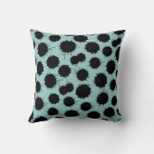 ブロットパターン – Lt Blue Greenの黒 クッション (裏面)