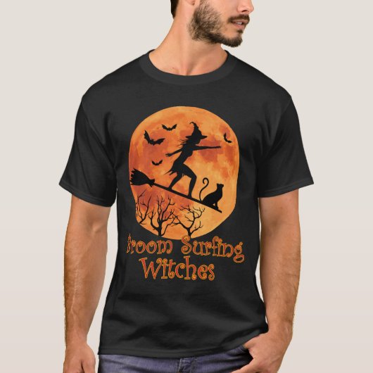 ブロムサーフィンウィッチ – 面白いハロウィーン Tシャツ (正面)