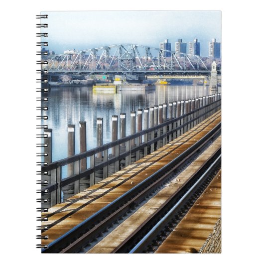 ブロンクス・ニューヨーク市建物川 ノートブック (正面)