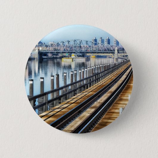 ブロンクス・ニューヨーク市建物川 缶バッジ (正面)