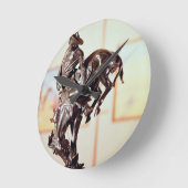 ブロンコ破壊者(青銅) ラウンド壁時計 (傾斜)