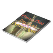 ブロンズのウサギの彫刻(引用文付感動的) ノートパッド (回転)