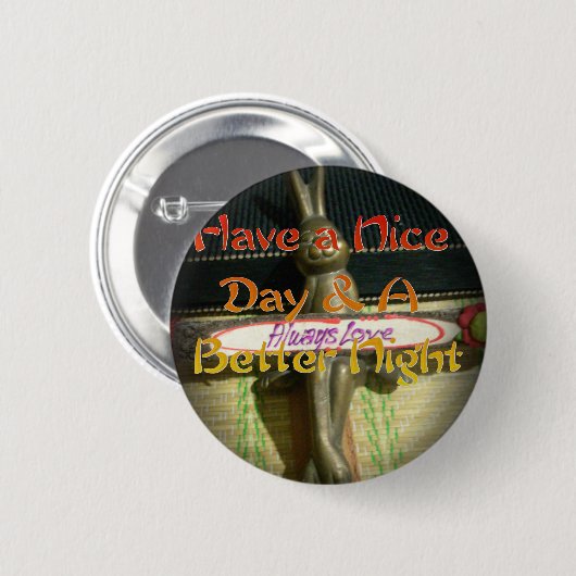 ブロンズのウサギの彫刻(引用文付感動的) 缶バッジ (正面&裏面)