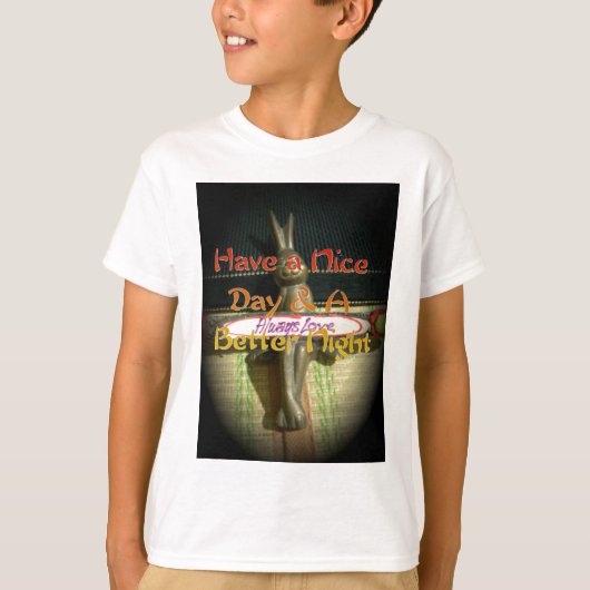 ブロンズのウサギの彫刻(引用文付感動的) Tシャツ (正面)