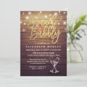 ブロンチ＆バブル ブライダルシャワー ワインボトル 木製シャンパングラス 招待状 (スタンド正面)