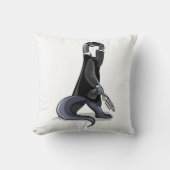 ブロントサウルスは映画のキャラクターとして服を着た。 クッション (正面)