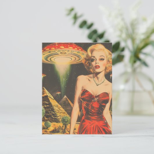 ブロンドとUFOピラミッド砂漠サイエンスフィクションファンタジー ポストカード (スタンド正面)