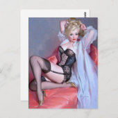 ブロンドのリクライニングピンアップ ポストカード (正面/裏面)