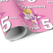 ブロンドの女の子ピンクパーソナライズされたク5th誕生日ラップ ラッピングペーパー (ロールコーナー)