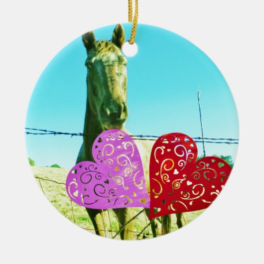 ブロンドの馬とピンクと赤いハート セラミックオーナメント (正面)