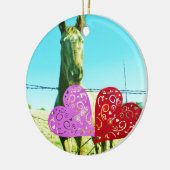 ブロンドの馬とピンクと赤いハート セラミックオーナメント (左)