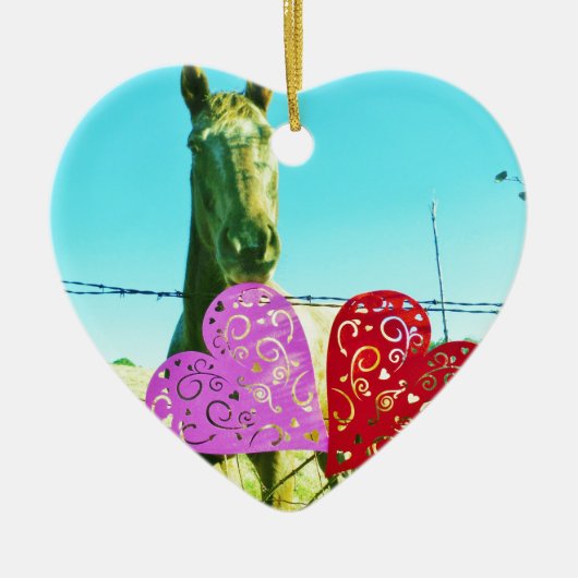 ブロンドの馬とピンクと赤いハート セラミックオーナメント (正面)