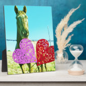 ブロンドの馬とピンクと赤いハート フォトプラーク (側面)