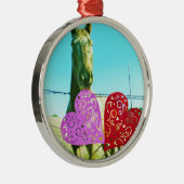 ブロンドの馬とピンクと赤いハート メタルオーナメント (右)