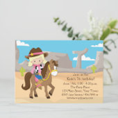 ブロンド女性のカーボーイオンホース誕生日 招待状 (スタンド正面)