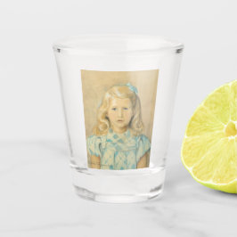 ブロンド髪のかわいい若い女の子 ショットグラス