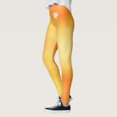 ブロンド&ブレーク – パターン（の模様が）あるレギンス – ホワイトロゴ レギンス (左)