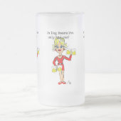 ブロンドJILLIE: "犬ビールだけで私にありました1つ"が フロストグラスビールジョッキ (中央)