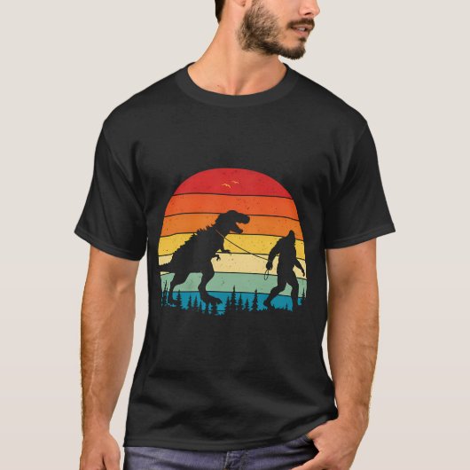 ブロークンボウの釣り船とパドル ビンテージ風の夕焼け Tシャツ (正面)