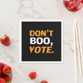 ブーしないで、投票する黒オレンジの白ハロウィーン紙 スタンダードカクテルナプキン (インサイチュ)