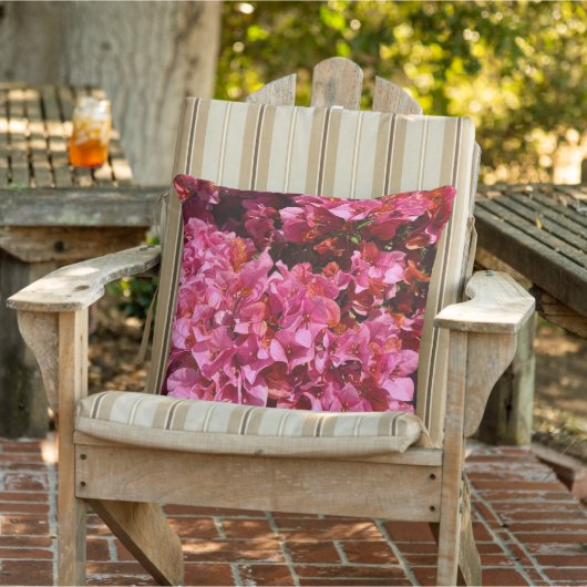 ブーゲンビリアのピンクの熱帯のバイニング低木の写真 アウトドアクッション (椅子)