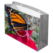 ブーゲンビリアの花と（昆虫）オオカバマダラ、モナーク蝶 ラージペーパーバッグ (裏面アングル)