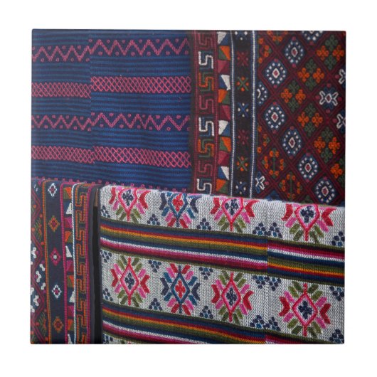 ブータカラフルン織物 タイル (正面)