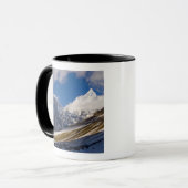 ブータンのジチュ・ドラク山の景色 マグカップ (正面左)