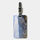 ブータンの平和な東山 – ヒマラヤ ラゲッジタグ (正面縦)