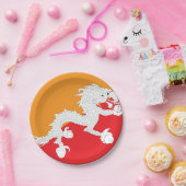 ブータン国旗のデザインとホワイトドラゴン ペーパープレート (パーティー)