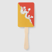 ブータン国旗を掲げたハンドファン ハンドファン (正面)