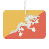 ブータン国旗を掲げた車内の新入生 カーエアーフレッシュナー (裏面)